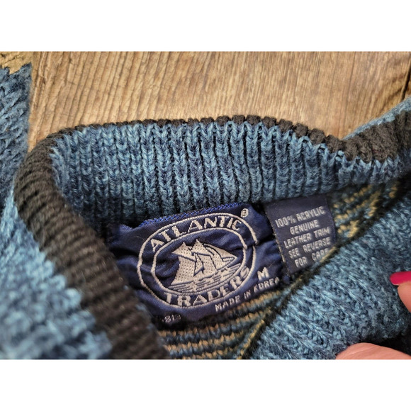 Vintage Atlantic Traders Sweater Mens M Blue Crewneck Leather Trim Geometric - Picture 3 of 4